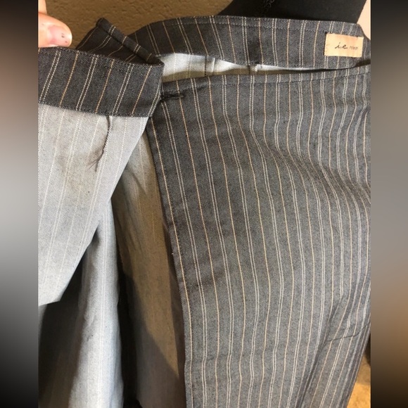 Pinstripe wrap skirt - Picture 3 of 5